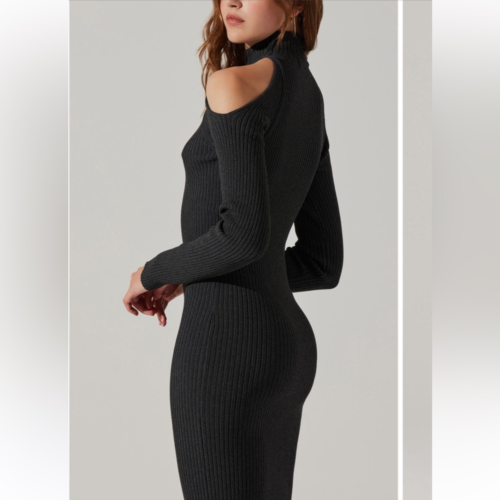ASTR Cold Shoulder Mock Neck Midi Ribbed Bodycon Grey Sweater Size Large - Picture 6 of 9